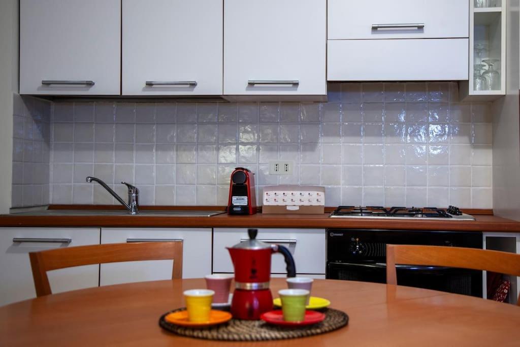 Peaceful Apartment In Piazza Venezia'S Alleys Rome Bagian luar foto