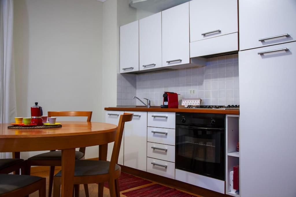 Peaceful Apartment In Piazza Venezia'S Alleys Rome Bagian luar foto
