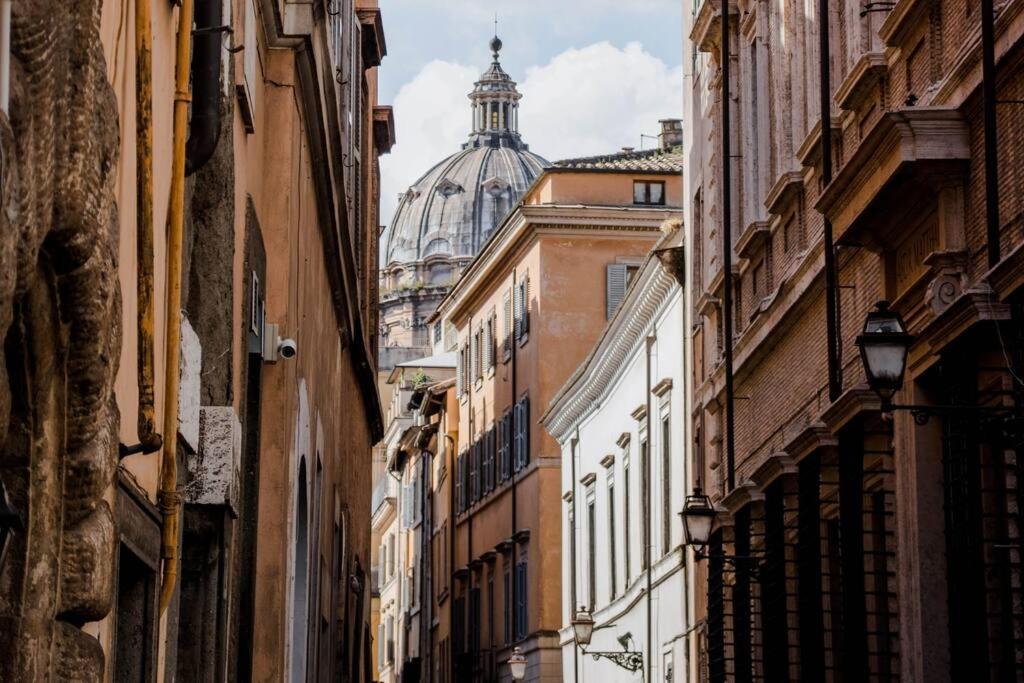 Peaceful Apartment In Piazza Venezia'S Alleys Rome Bagian luar foto