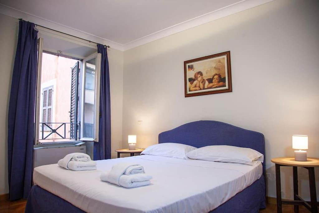 Peaceful Apartment In Piazza Venezia'S Alleys Rome Bagian luar foto